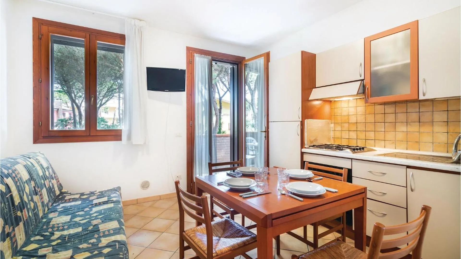 Pet Friendly Apartment In Rosolina Mare With Wifi 0*,